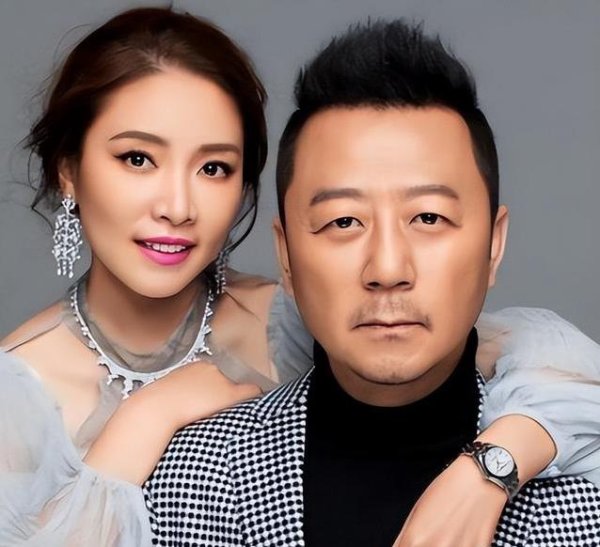 51策略 郭涛一见钟情重庆妹，17岁年龄差不被看好，却成最美婚姻